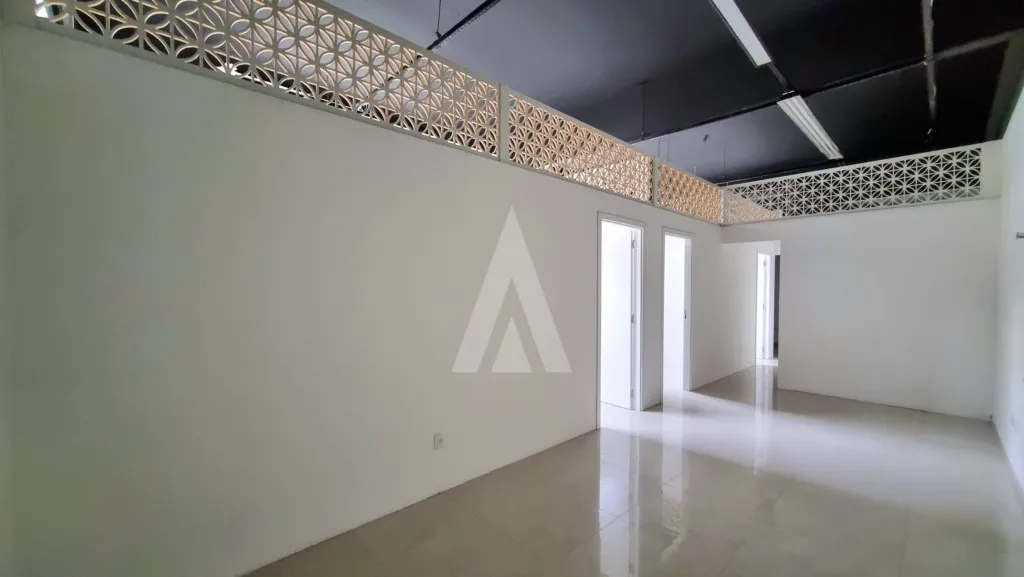 Loja para alugar por R$ 4900.00, 225.00 m2 - SAGUACU - JOINVILLE/SC — foto 2