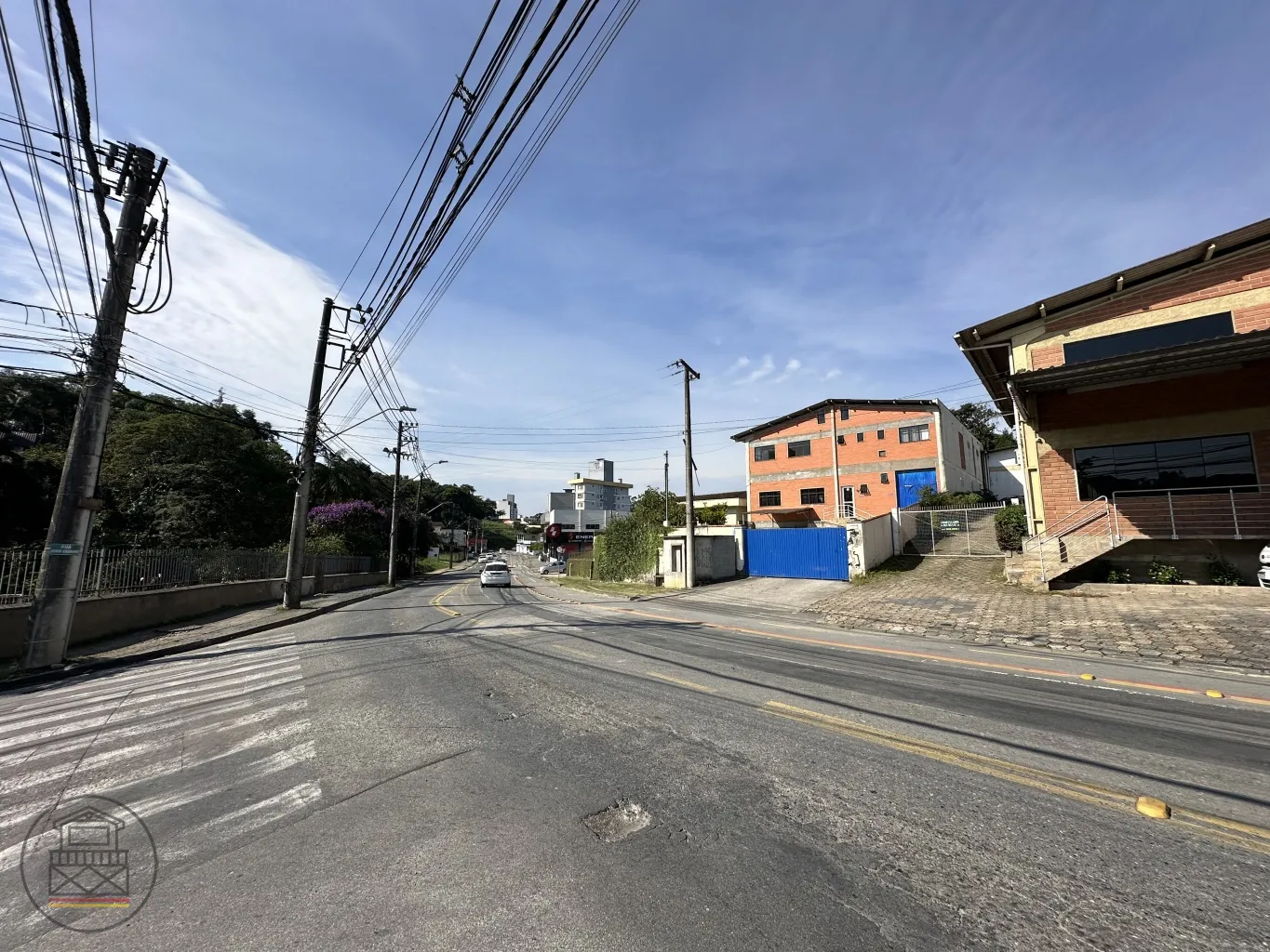 Casa e Galpão Comercial - foto 1