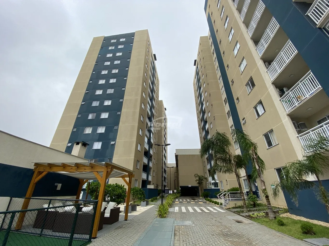 Apartamento com vista mar disponível para locação no bairro Centro, em Balneário Piçarras/SC. - foto 1