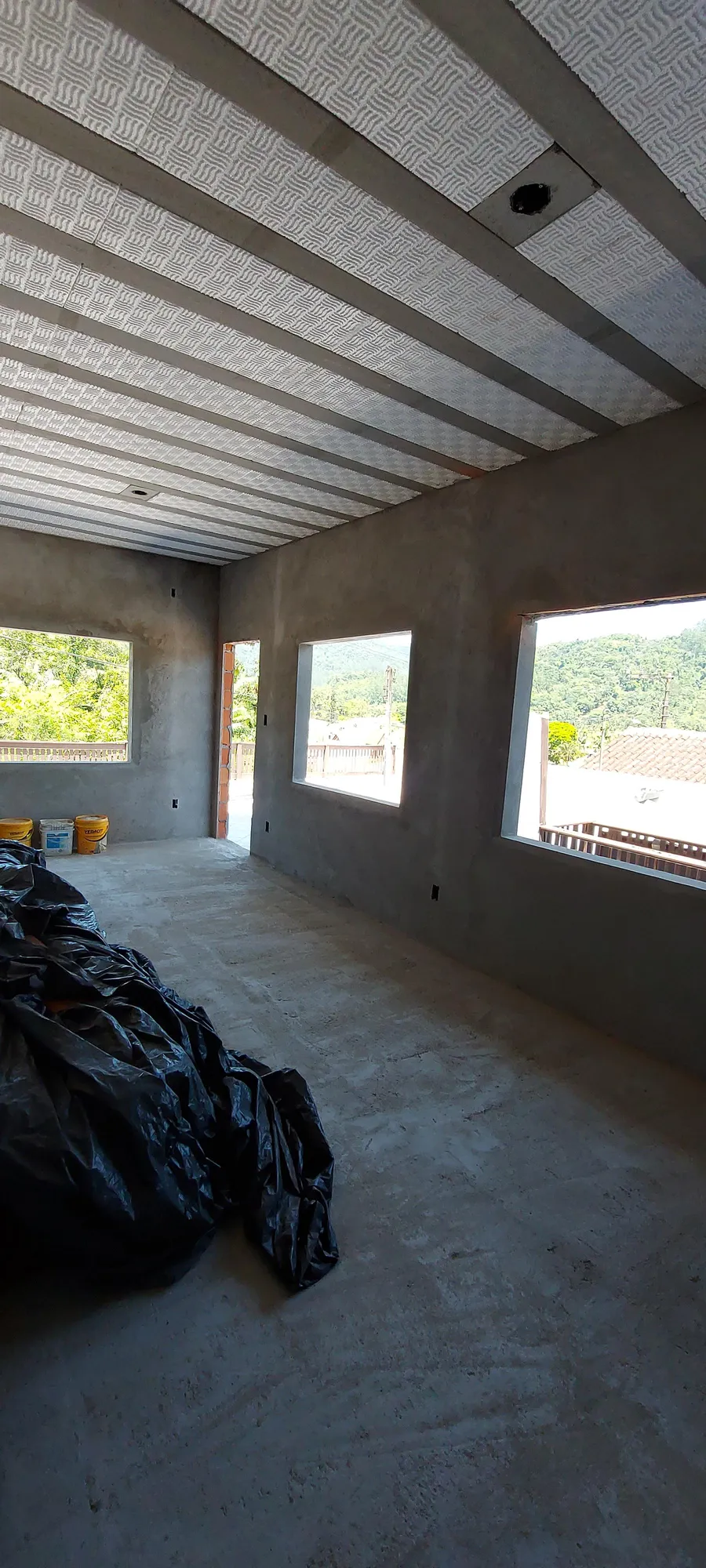 Casa 2 dormitórios mais amplo sótão que serve para um quarto  escritório ou home teather. — foto 5