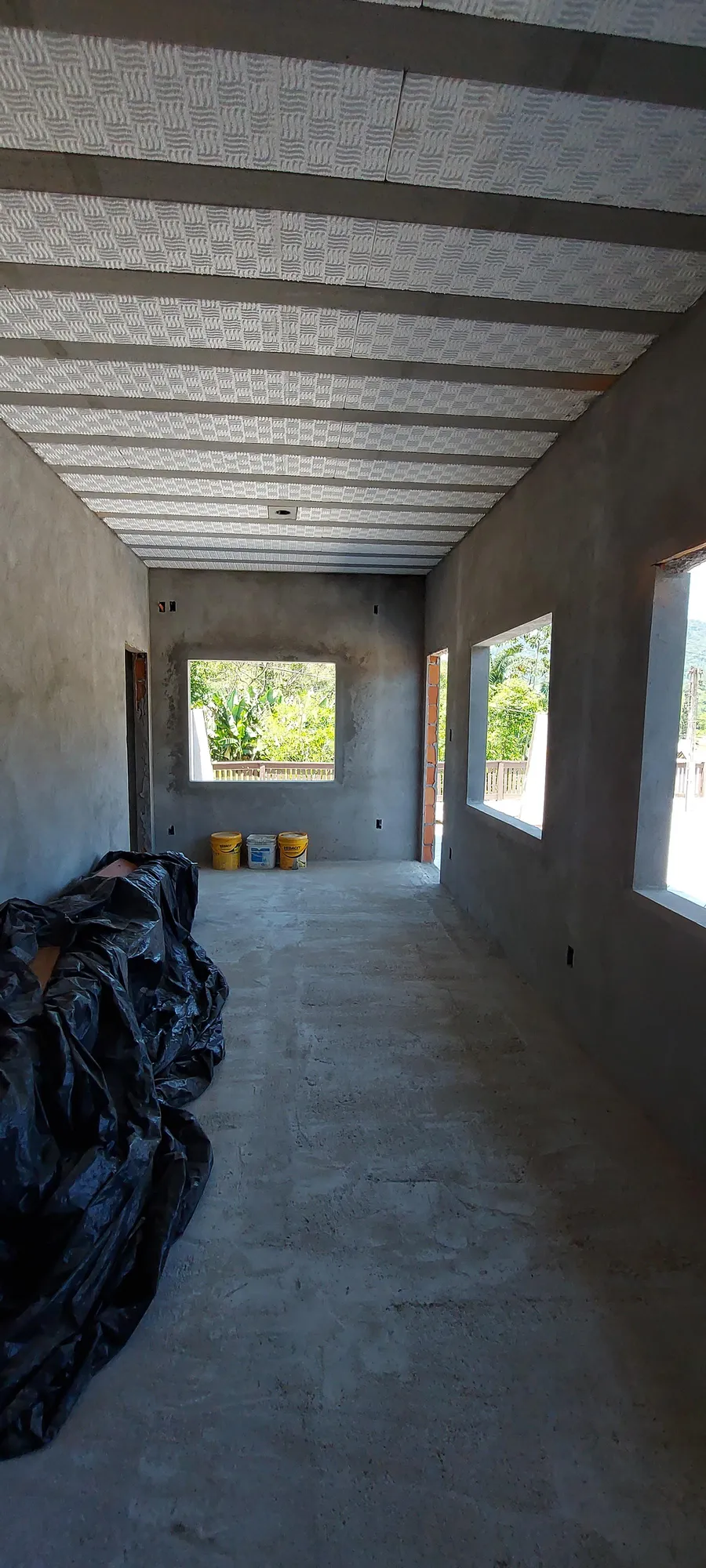 Casa 2 dormitórios mais amplo sótão que serve para um quarto  escritório ou home teather. — foto 6