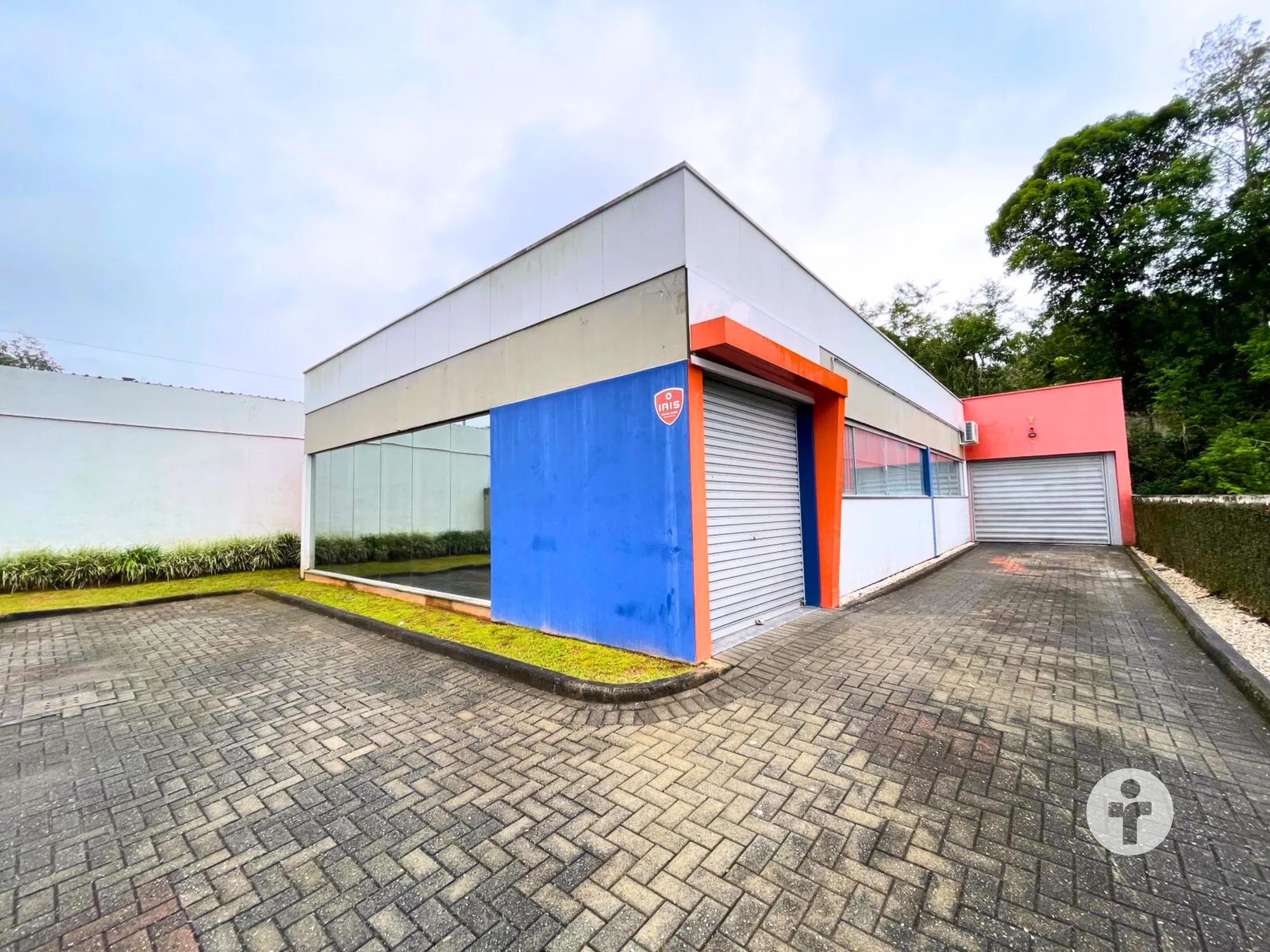 Imóvel Comercial com Visibilidade e Estacionamento — foto 3