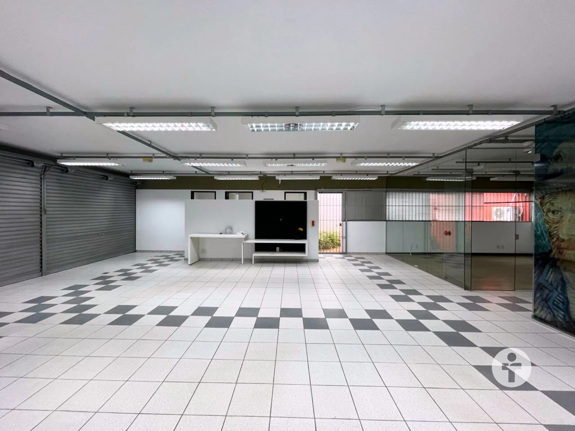 Imóvel Comercial com Visibilidade e Estacionamento — foto 7