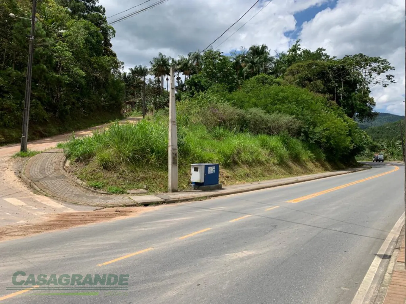 Terreno no bairro Belchior Alto em Gaspar de frente para corredor de serviço, fácil acesso para a BR470. - foto 1