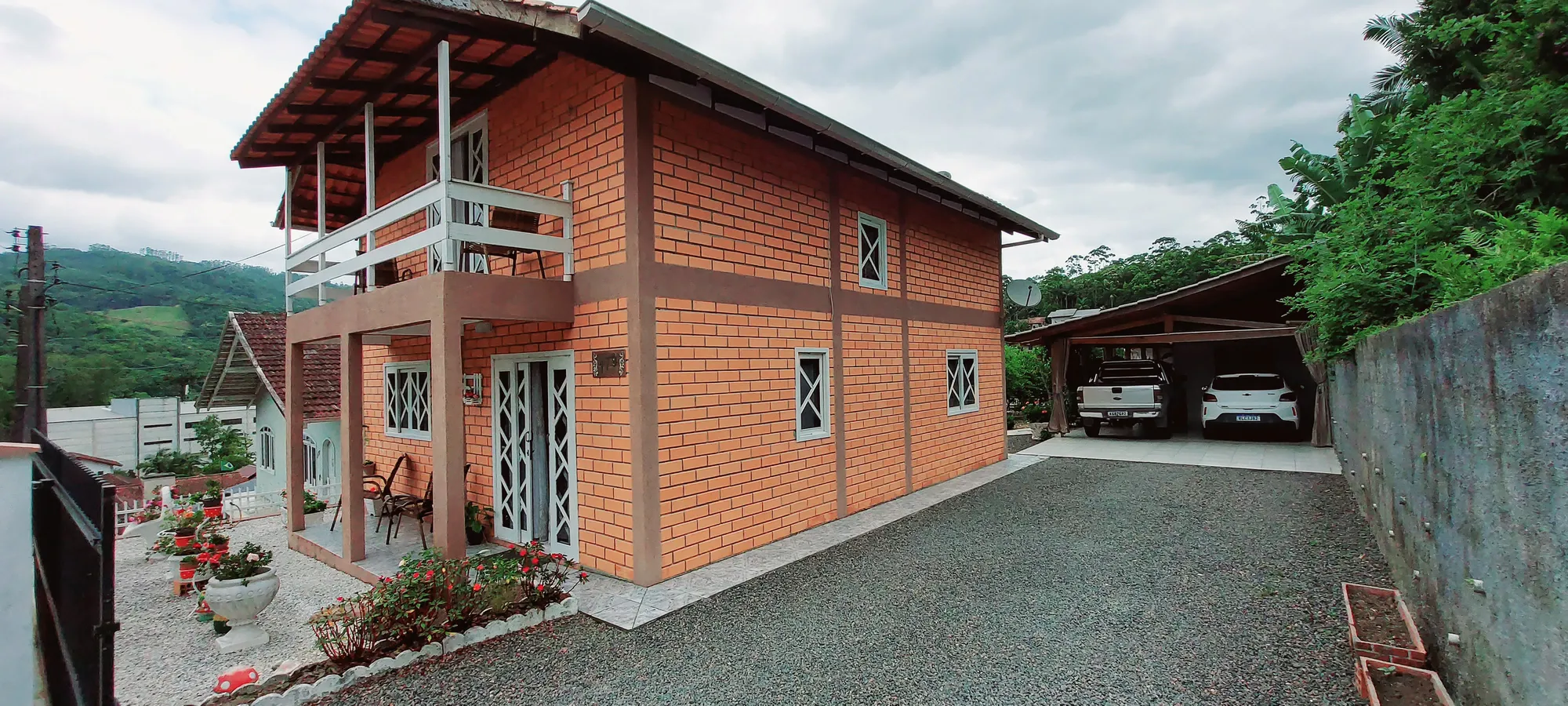 Casa 2 pavimento tijolinho a vista - Centro Rodeio - Próximo Mercado - Aceita Apto 3 dormitórios no Negócio. — foto 2