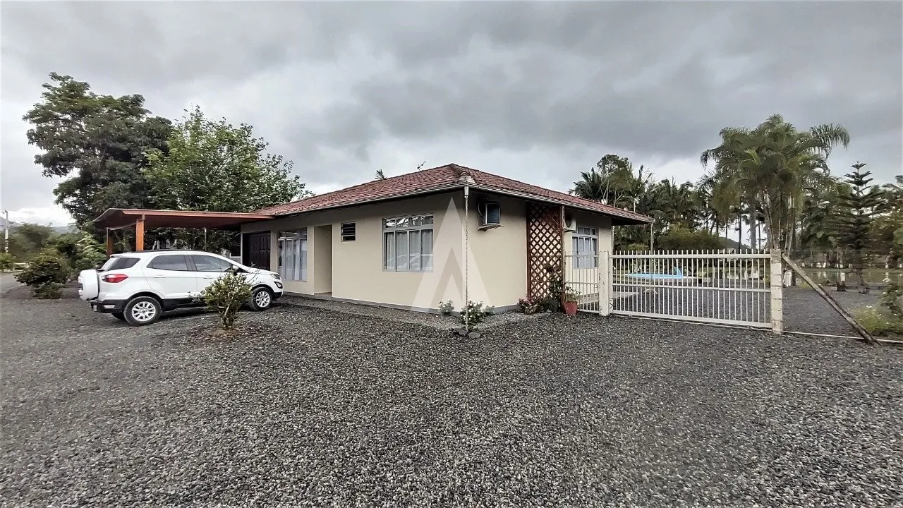 Chácara com 3 suíte(s) à venda no bairro Vila Nova em Joinville, por R$ 2.500.000.00. - foto 1