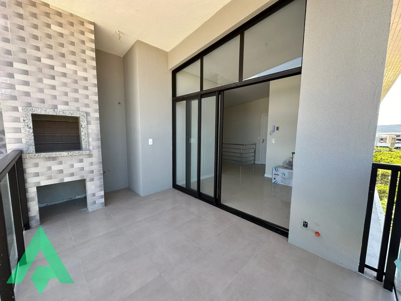 Apartamento de 2 suítesà venda por R$1.100,000,00 - Bairro Canto Grande - Bombinhas/SC! — foto 2