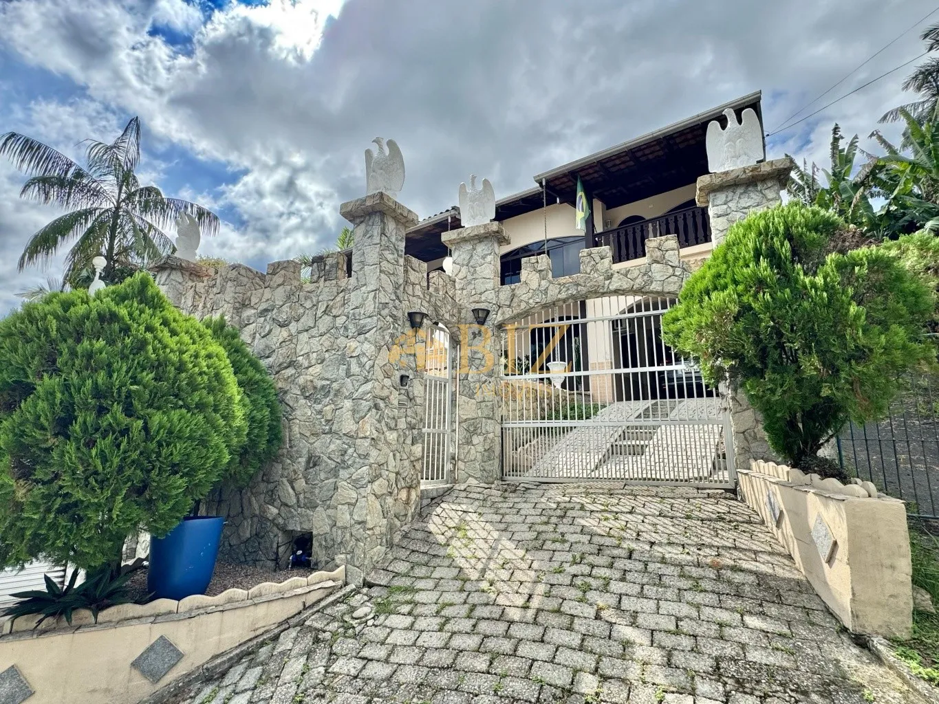 Casa com 5 quartos, sendo 3 suítes, em área nobre do Bairro Garcia! — foto 7