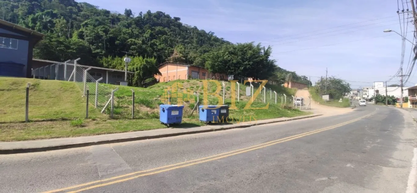 Excelente terreno no Bairro Água Verde, frente para a Rua Água Branca, com área de 881,46m! — foto 3