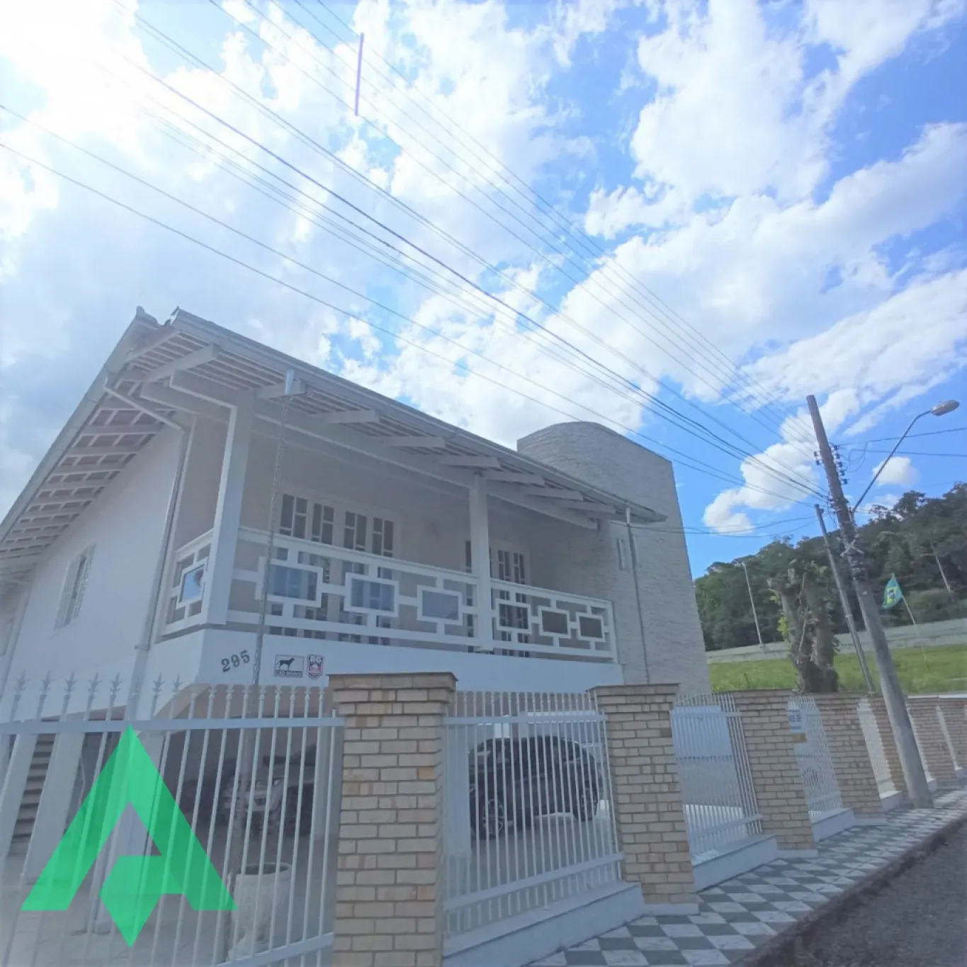Casa de 3 dormitórios à venda por R$ 1.350,000,00 - Bairro Velha - Blumenau/SC — foto 2