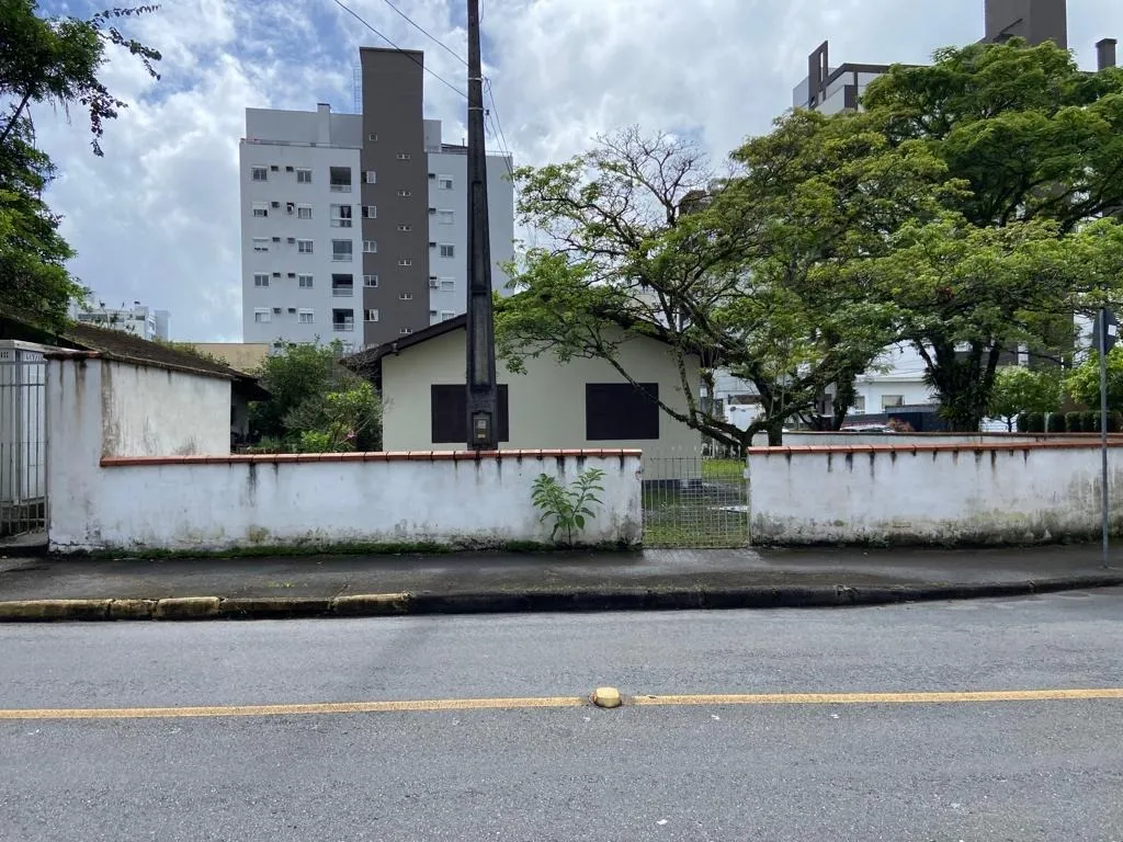 Casa com 3 quarto(s) à venda no bairro América em Joinville, por R$ 1.900.000.00. — foto 3