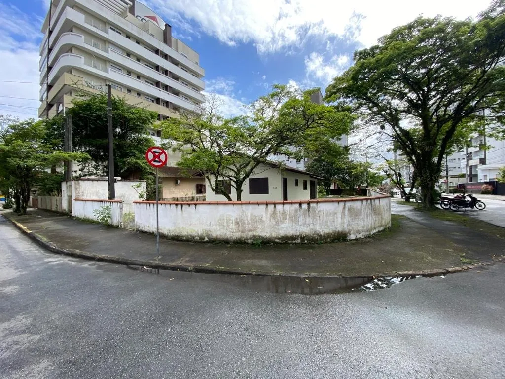 Casa com 3 quarto(s) à venda no bairro América em Joinville, por R$ 1.900.000.00. — foto 4
