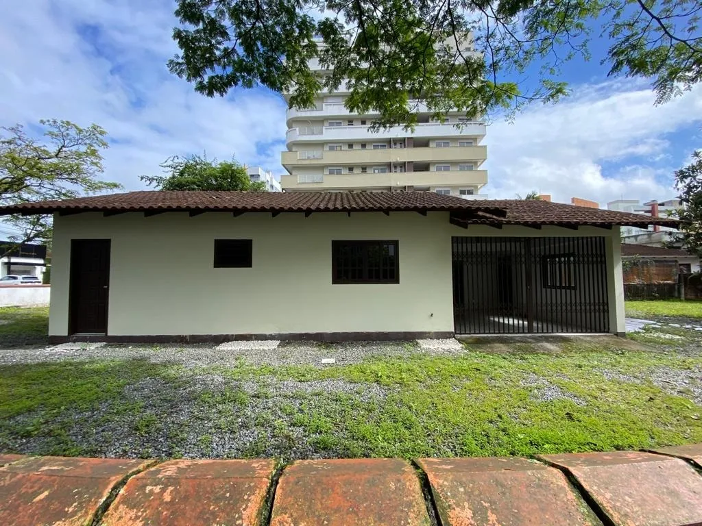 Casa com 3 quarto(s) à venda no bairro América em Joinville, por R$ 1.900.000.00. — foto 5