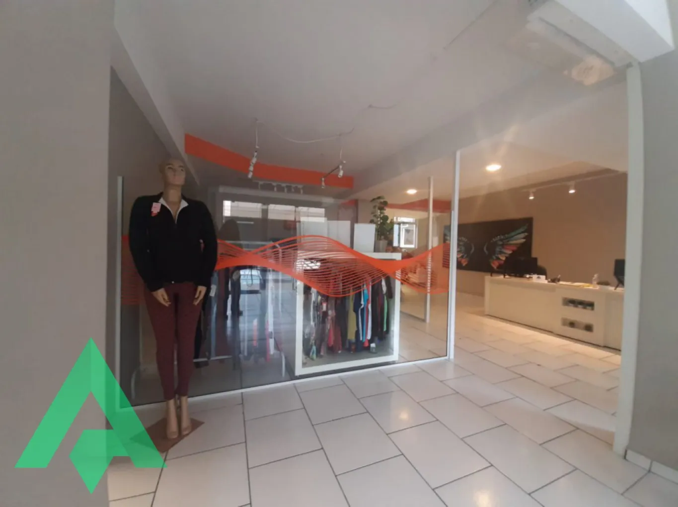 Sala comercial de 150m para locação por R$ 4.000,00 - Bairro Velha - Blumenau/SC — foto 2