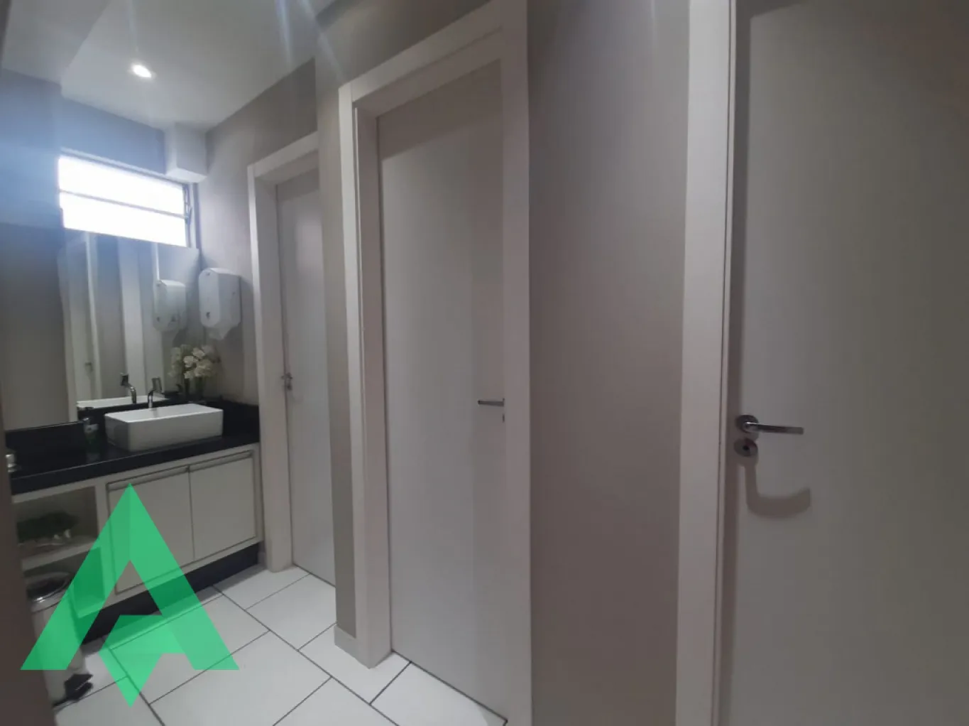 Sala comercial de 150m para locação por R$ 4.000,00 - Bairro Velha - Blumenau/SC — foto 7
