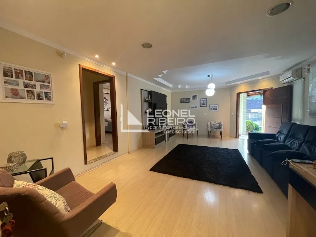 Linda Casa com Piscina no Bairro das Capitais. — foto 6