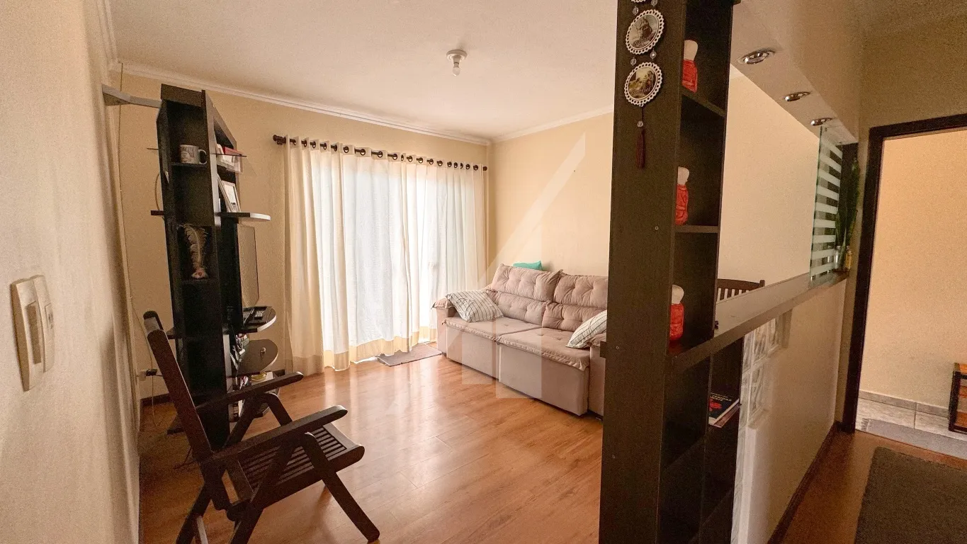 Casa de 3 quartos no bairro Garcia, a apenas 7 minutos do centro, em uma rua tranquila e próxima de comércios variados. — foto 5