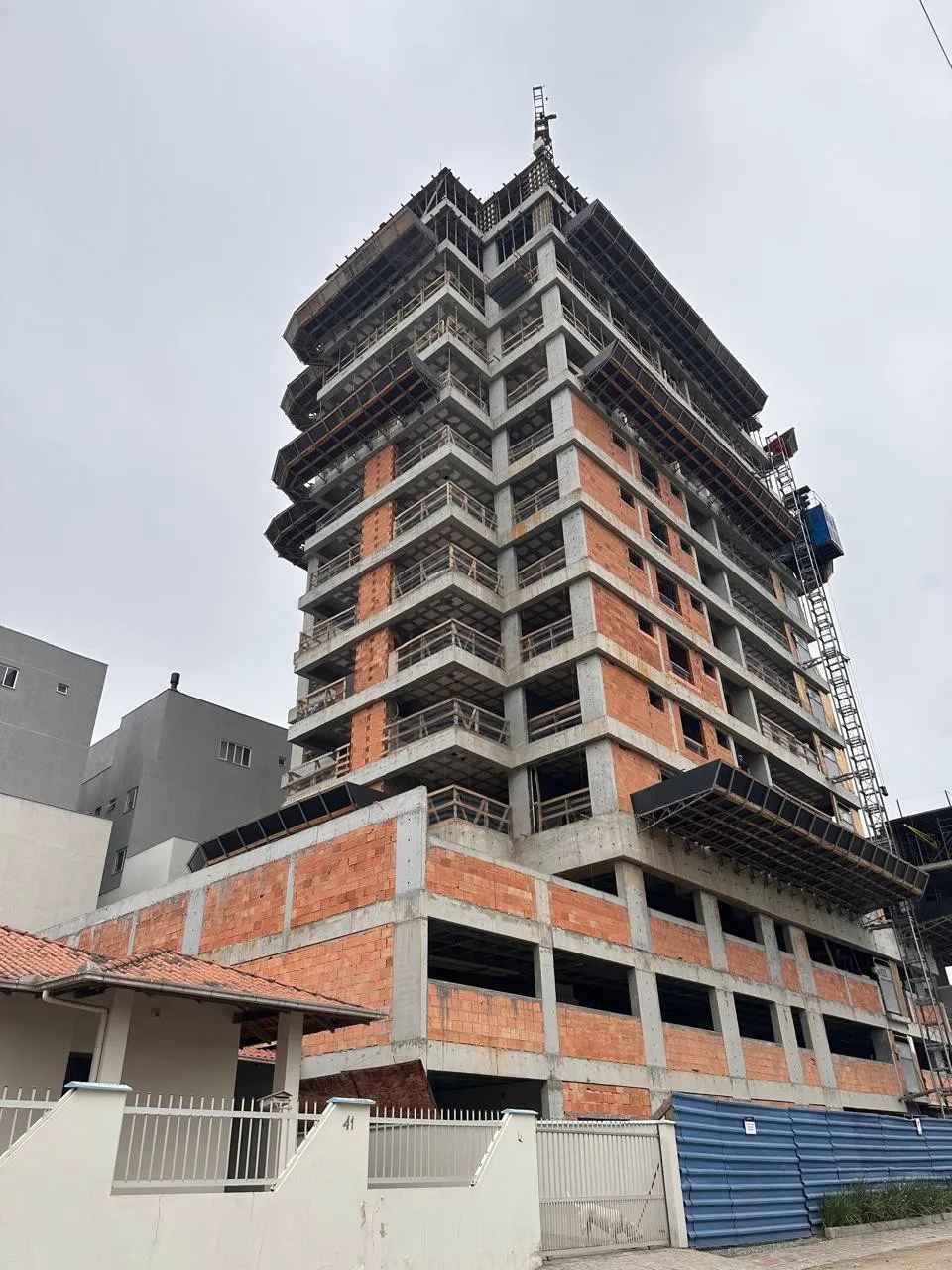 Residencial Piazza Del Mare - Apartamento com 2 suítes + 1 dormitório, a cerca de 150 metros do mar, no Centro de Balneário Piçarras/SC (Cód. 15204) - foto 1