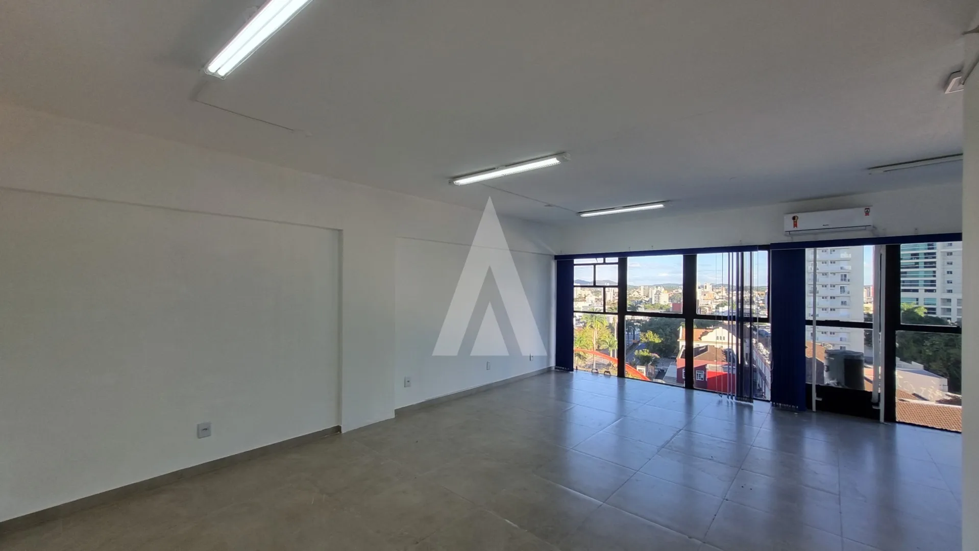 Excelente sala comercial, com 1 sala ampla, copa e 1 banheiro social. — foto 5