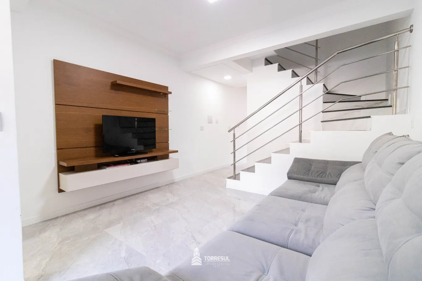 Sobrado com acabamento de alto padrão duas suítes e porão no bairro Tribess! — foto 6