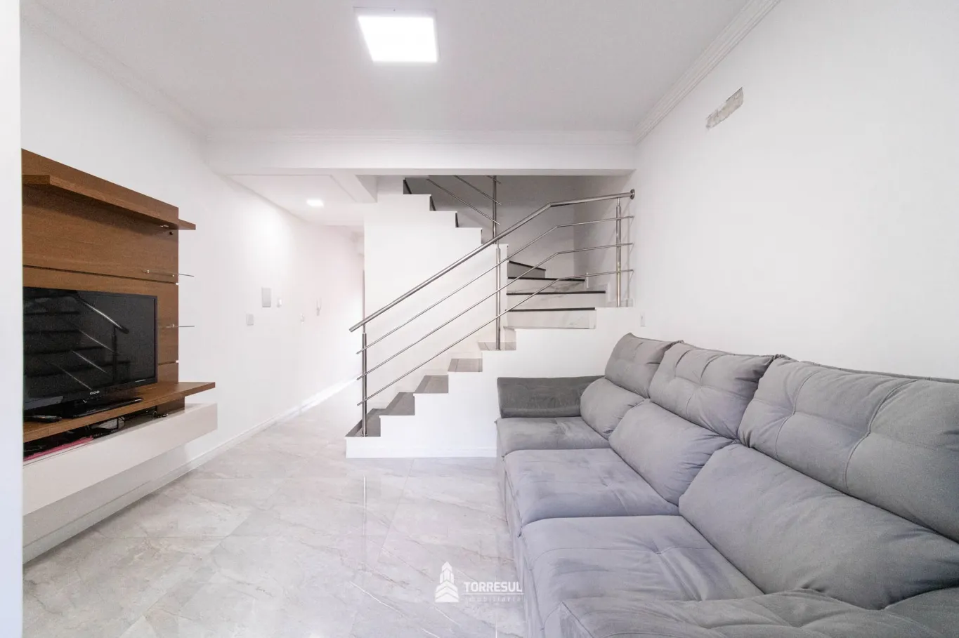 Sobrado com acabamento de alto padrão duas suítes e porão no bairro Tribess! — foto 7