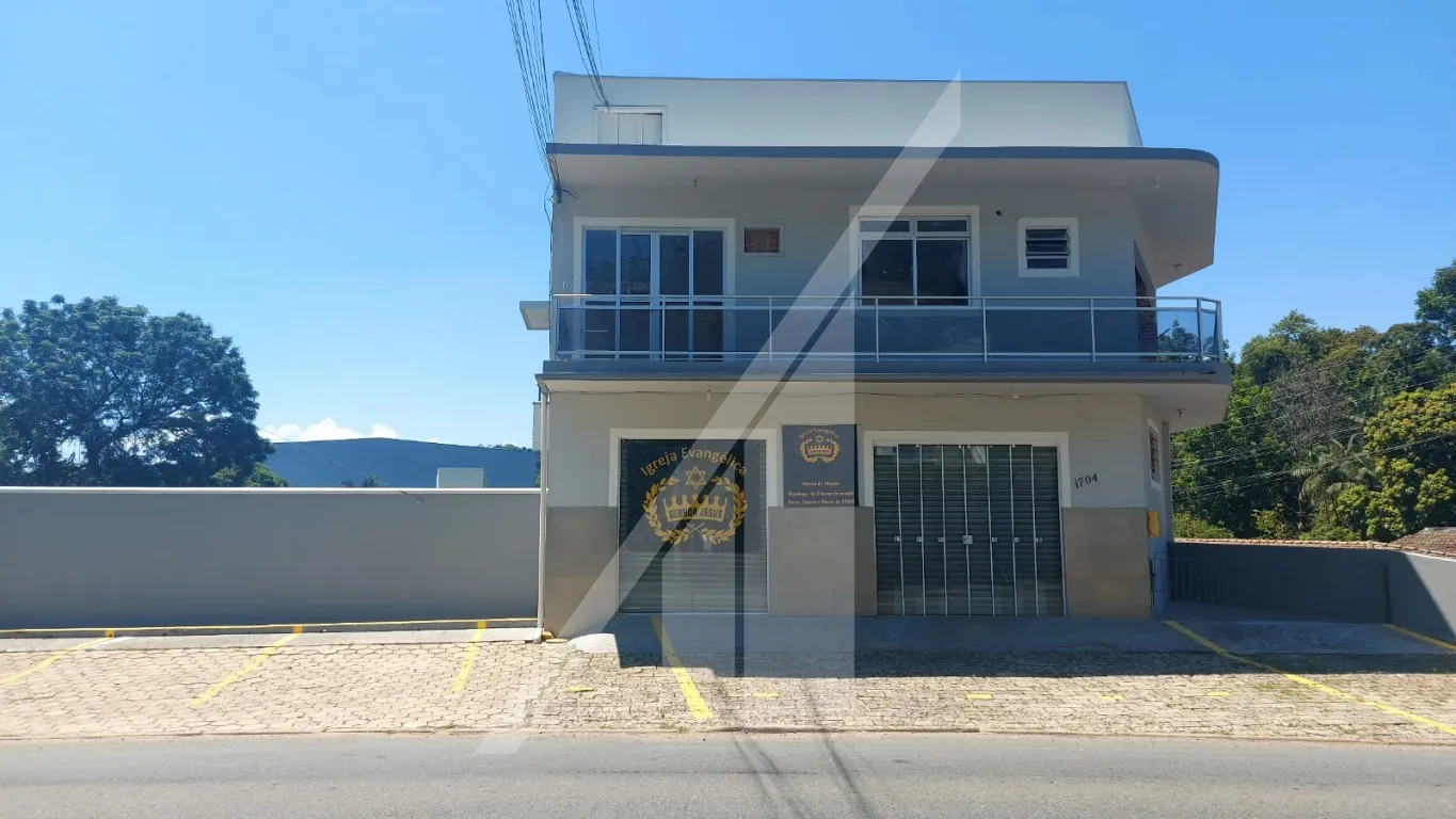 Excelente oportunidade para investidores prédio comercial e residencial no bairro Velha, corredor de serviço com ótima localização. — foto 2