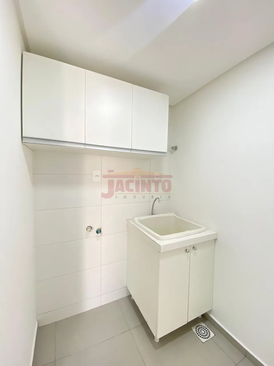Apartamento com 2 dormitórios, na geral da Rua Francisco Vahldieck, bairro Fortaleza. — foto 5