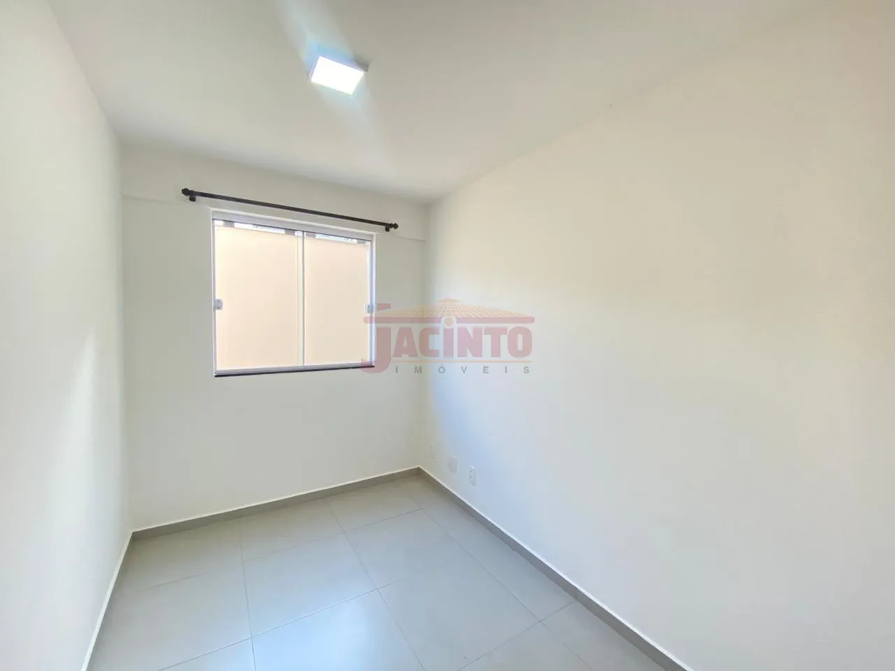 Apartamento com 2 dormitórios, na geral da Rua Francisco Vahldieck, bairro Fortaleza. — foto 6