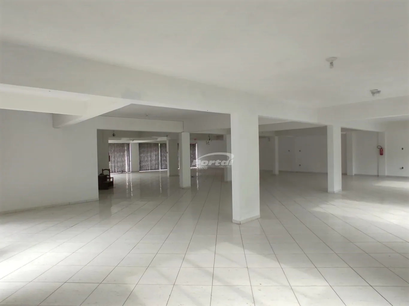 EXCELENTE LOJA TÉRREA COM 268 M NO BAIRRO VORSTADT - BLUMENAU! — foto 2