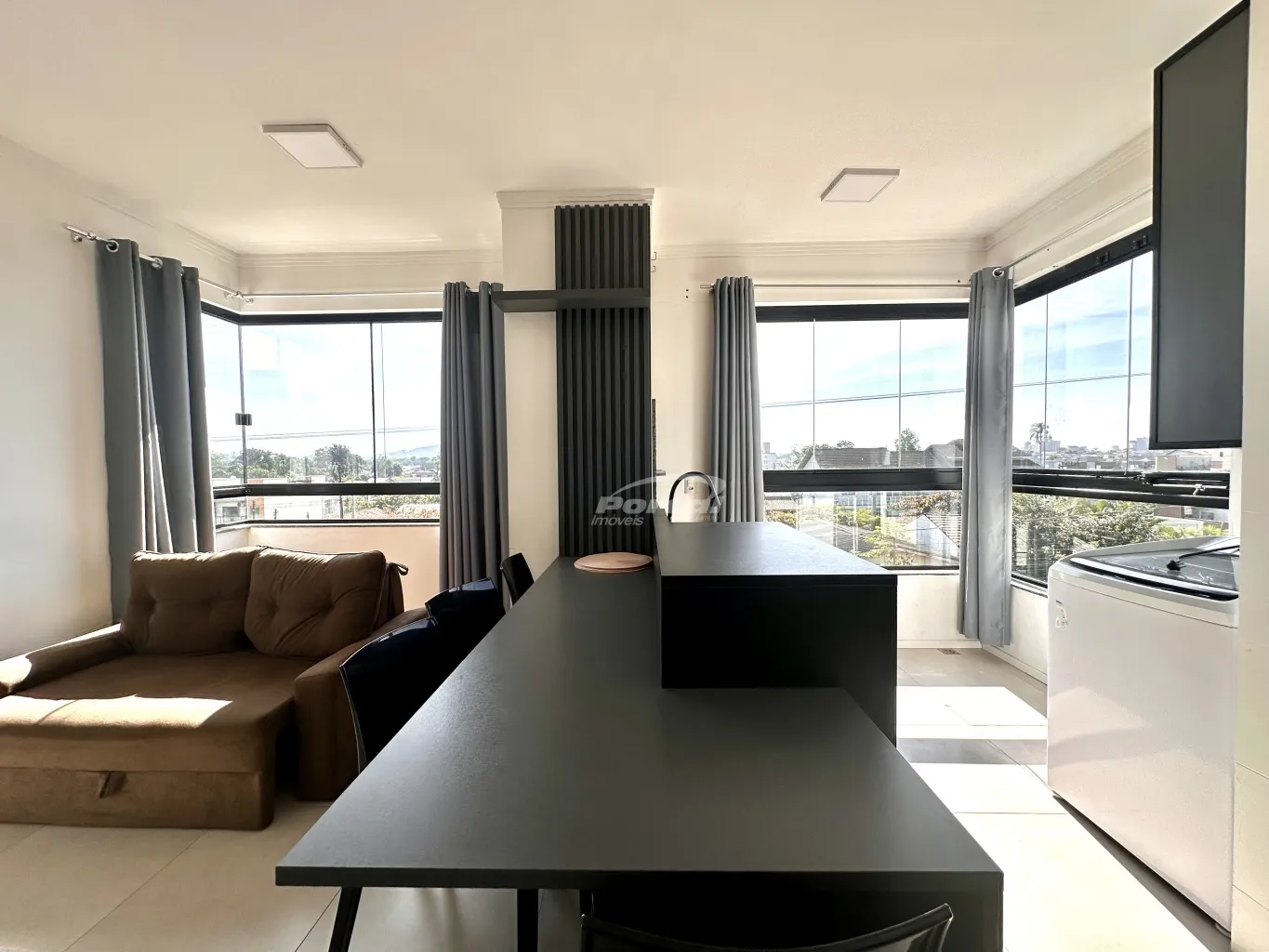 Apartamento mobiliado com 2 dormitórios, sendo 1 suíte, a cerca de 800 metros do mar no bairro Itacolomi em Balneário Piçarras/SC (Cód. 15387) — foto 4
