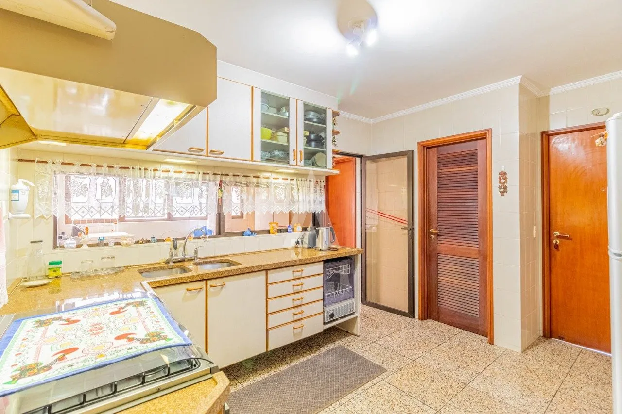 Apartamento com 2 suíte(s) mais 2 quarto(s) à venda no bairro Centro em JOINVILLE, por R$ 2.550.000.00. — foto 4