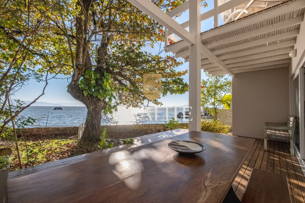 Casa à venda com 3 quartos e 3 suítes, 2 vagas, 463m² no Cacupé, Florianópolis - foto 1