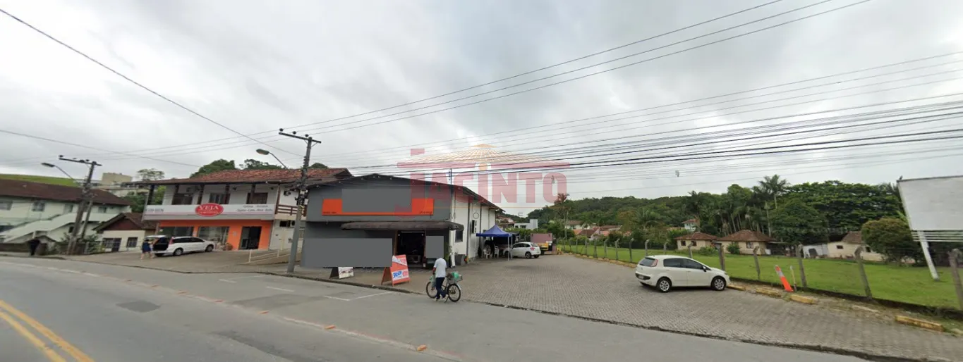 Terreno plano com área de 2.988,48m, com 32,32 metros de frente para rua Francisco Vahldieck, edificado com galpão. - foto 1
