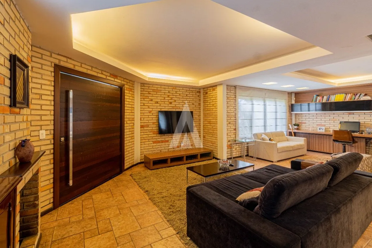 Casa com 3 quartos , sendo 1 suíte à venda no bairro Bom Retiro em Joinville-SC por R$1.700.000,00. — foto 4