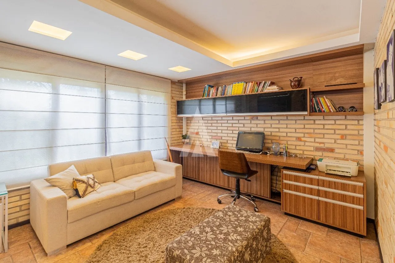 Casa com 3 quartos , sendo 1 suíte à venda no bairro Bom Retiro em Joinville-SC por R$1.700.000,00. — foto 5