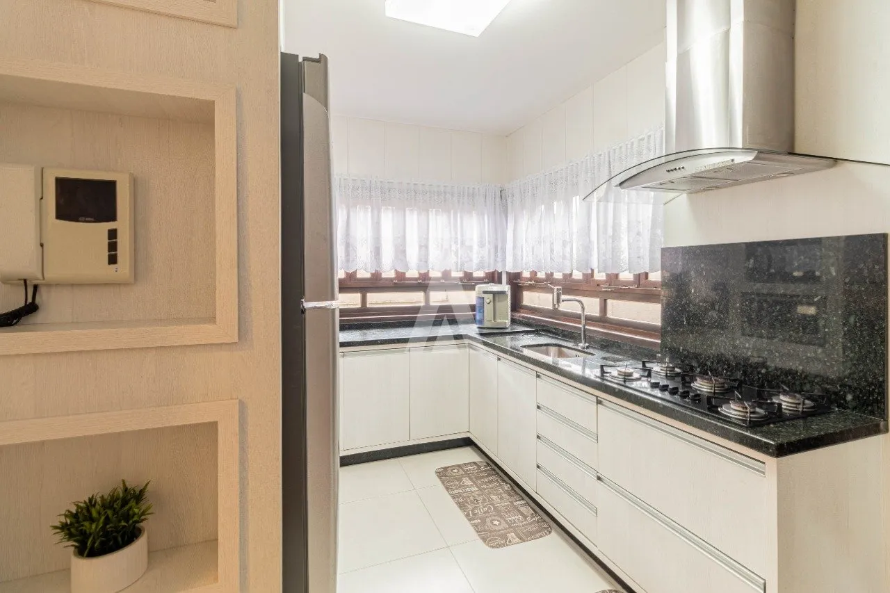 Casa com 3 quartos , sendo 1 suíte à venda no bairro Bom Retiro em Joinville-SC por R$1.700.000,00. — foto 7