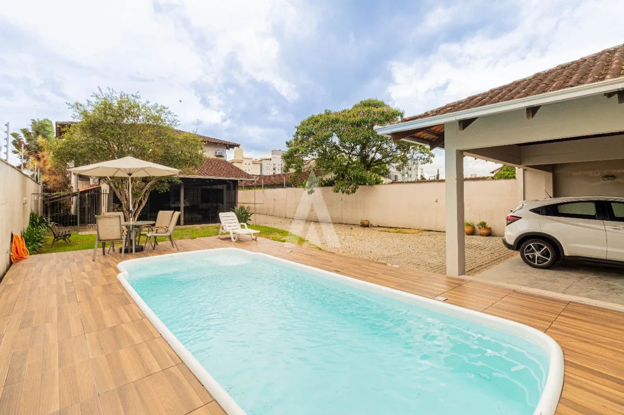 Outros Imóveis à venda com 3 quartos, 3 vagas, 244m² na região do bairro Bom Retiro, próximo à Avenida Santos Dumont, Joinville — foto 3