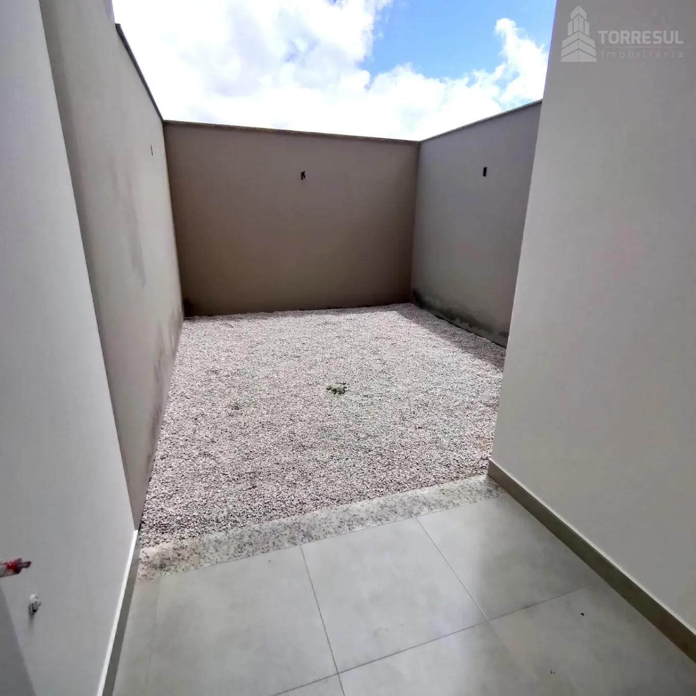 Sobrado com 2 quartos no Bairro Santa Terezinha! — foto 4