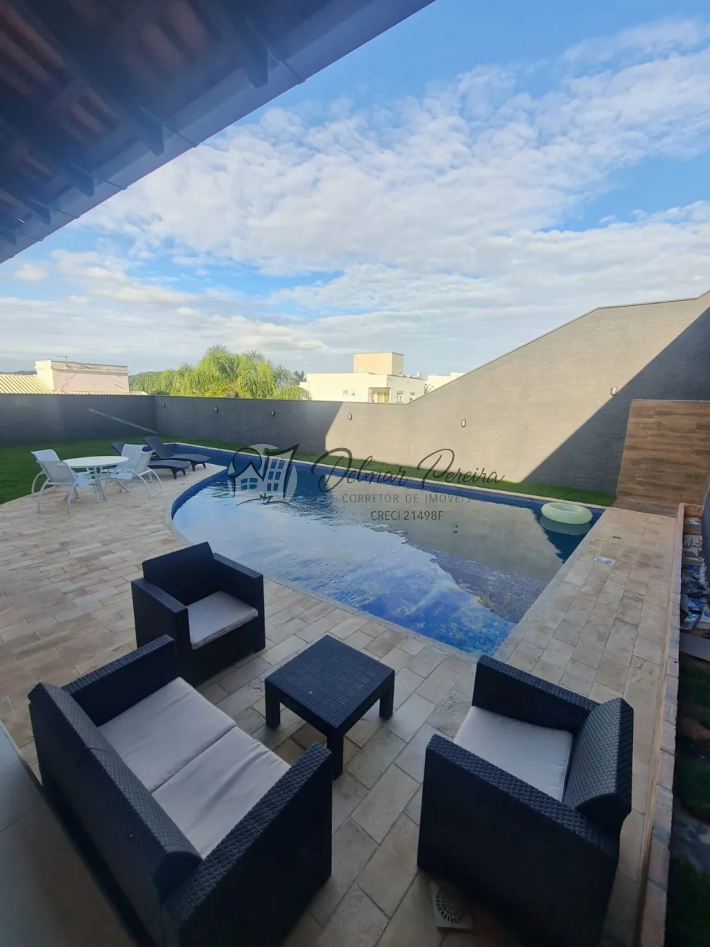 Belissima casa no centro de Gaspar — foto 4