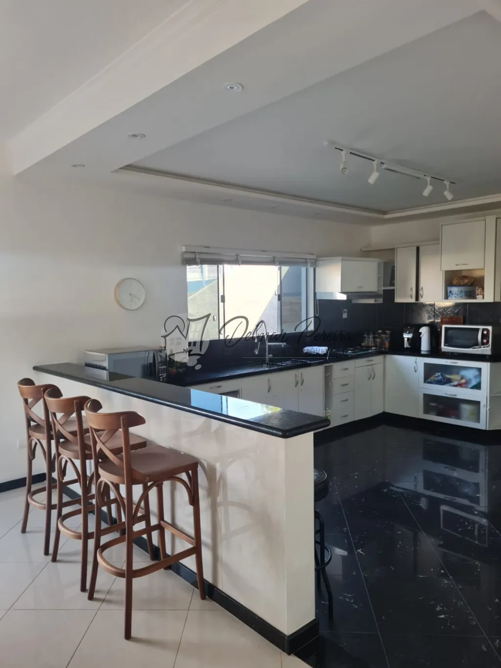 Belissima casa no centro de Gaspar — foto 6