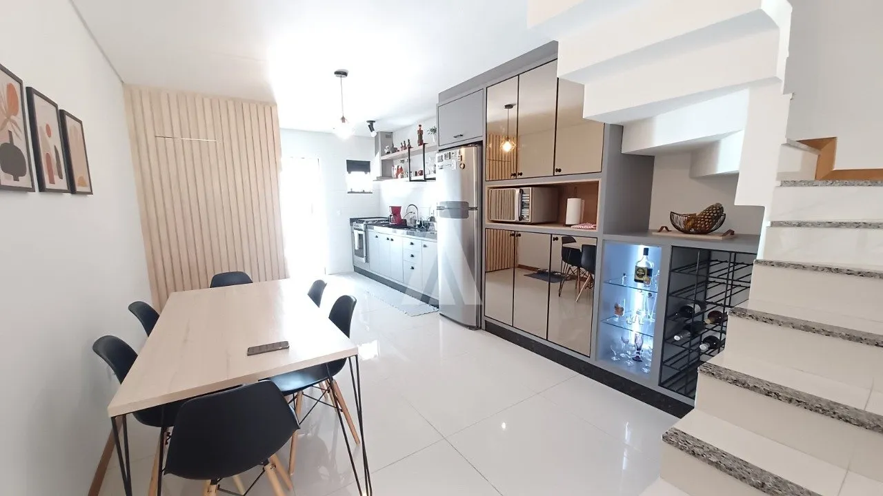 Sobrado Geminado com 1 suíte(s) mais 2 quarto(s) à venda no bairro SAGUACU em JOINVILLE, por R$ 635.000.00. — foto 2