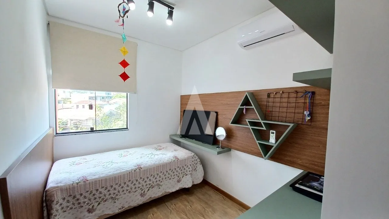Sobrado Geminado com 1 suíte(s) mais 2 quarto(s) à venda no bairro SAGUACU em JOINVILLE, por R$ 635.000.00. — foto 4