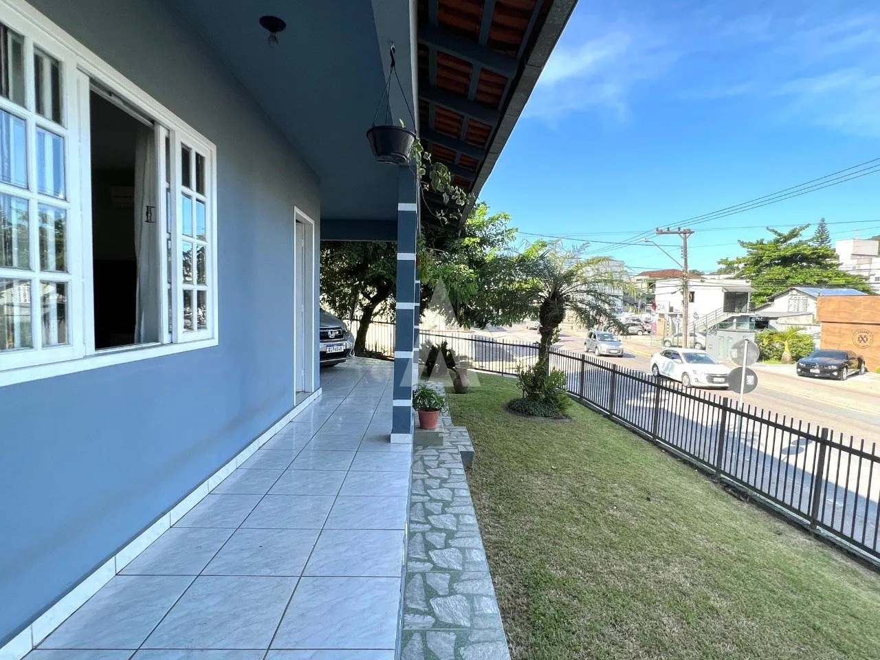 Casa com 3 quarto(s) à venda no bairro Saguaçu em Joinville, por R$ 1.300.000.00. - foto 1