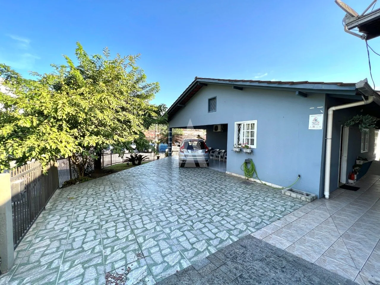 Casa com 3 quarto(s) à venda no bairro Saguaçu em Joinville, por R$ 1.300.000.00. — foto 2