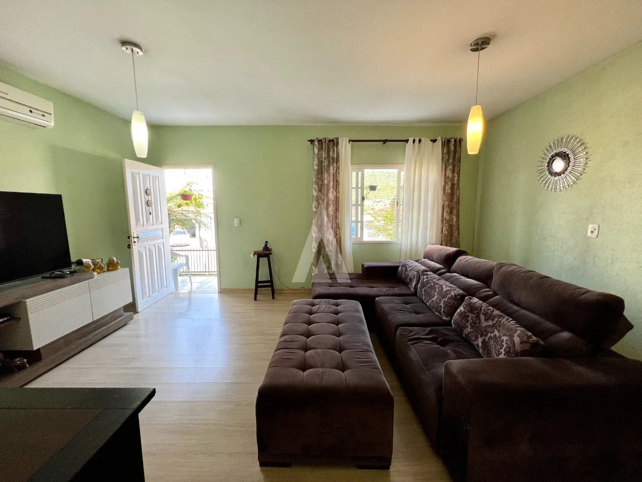 Casa com 3 quarto(s) à venda no bairro Saguaçu em Joinville, por R$ 1.300.000.00. — foto 5