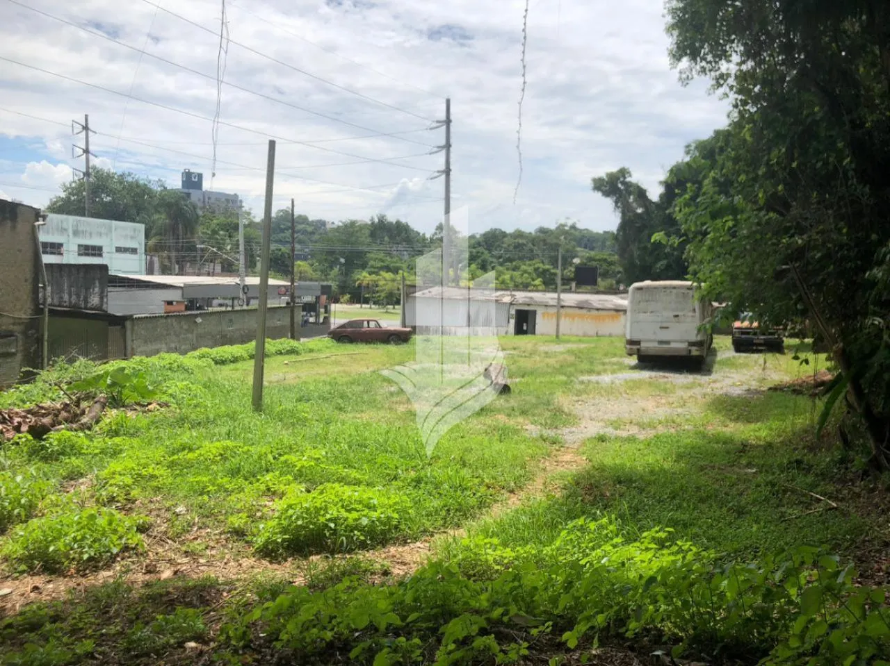Terreno com amplo espaço para montar seu negócio no bairro da Velha. — foto 2