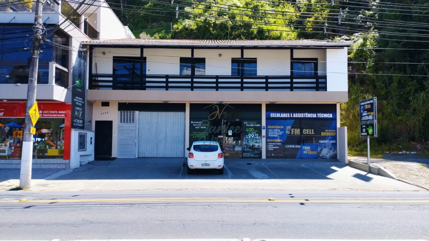 Casa para sua Residêcia e também para sua Empresa com estacionamento. - foto 1