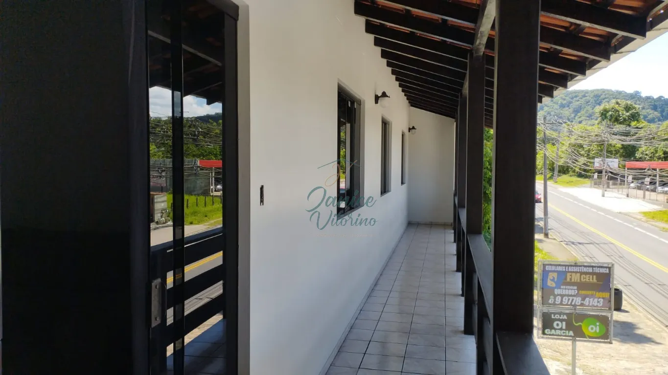 Casa para sua Residêcia e também para sua Empresa com estacionamento. — foto 3