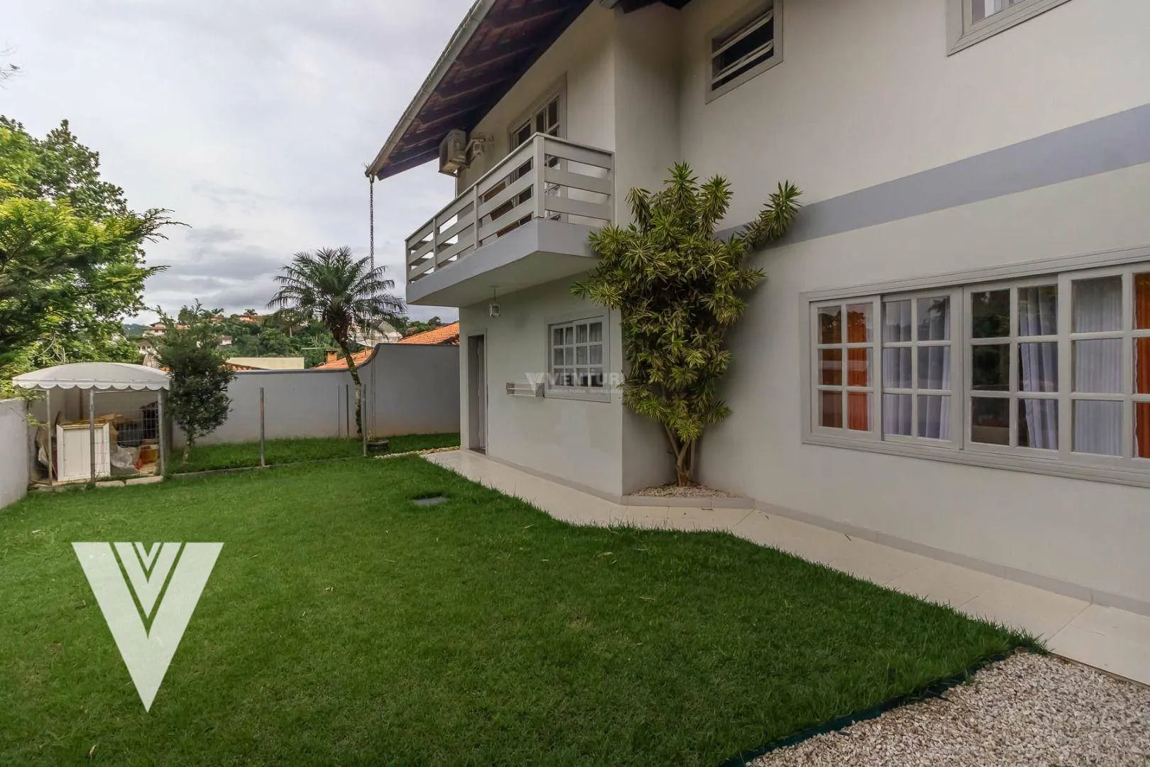 Casa com 3 dormitórios, sendo 1 suíte para alugar, 203 m por R$ 7.500/mês - Água Verde - Blumenau/SC — foto 5