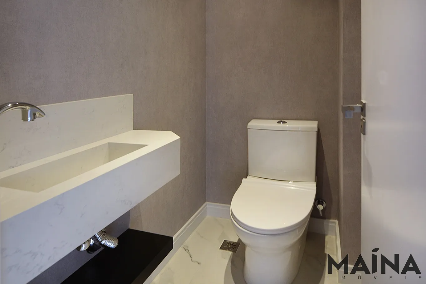 Excelente oportunidade, apartamento de alto padrão mobiliado e financiado direto com a construtora. 200,00 m privativa com 3 suíte por R$ 2.800.000,00 - Blumenau/SC — foto 7